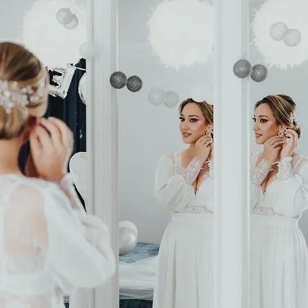 Apartament Old Town Hideaway - 5 Min Walk To Palace Of Parliament And Old - Neighborhood *