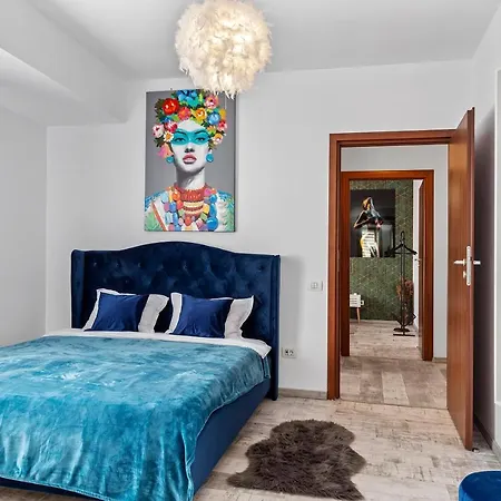 Old Town Hideaway - 5 Min Walk To Palace Of Parliament And Old - Neighborhood