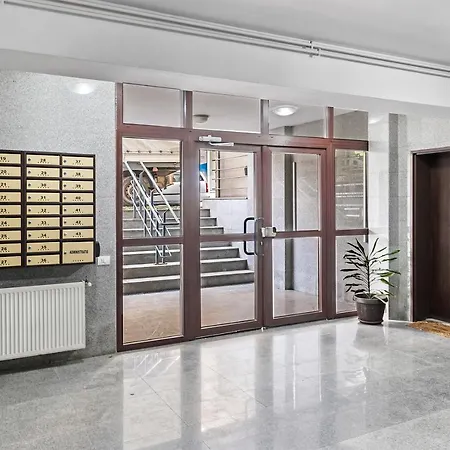 Old Town Hideaway - 5 Min Walk To Palace Of Parliament And Old - Neighborhood Appartement *