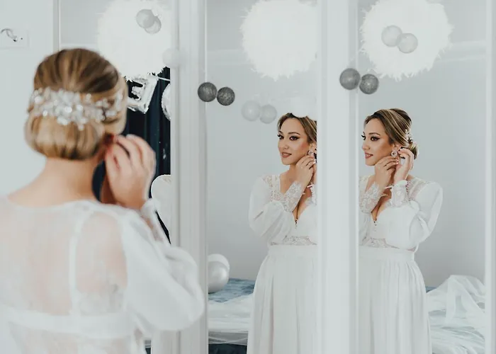 아파트 Old Town Hideaway - 5 Min Walk To Palace Of Parliament And Old - Neighborhood *