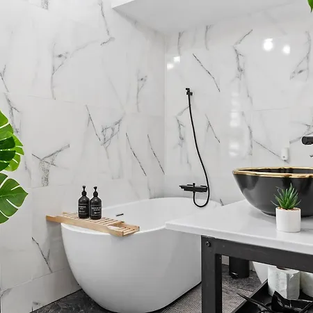 Apartment Old Town Hideaway - 5 Min Walk To Palace Of Parliament And Old - Neighborhood Bucharest