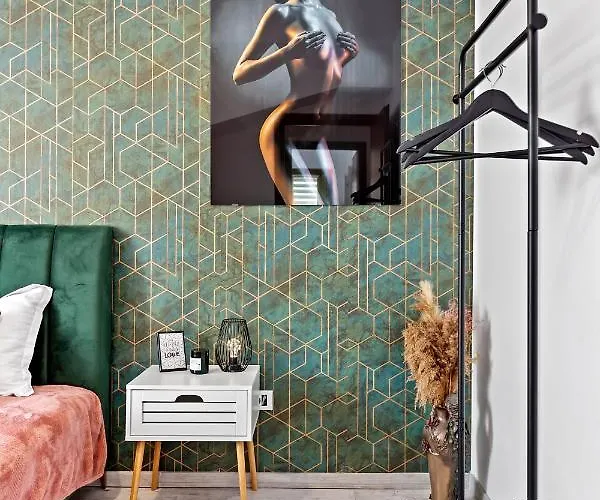 Old Town Hideaway - 5 Min Walk To Palace Of Parliament And Old - Neighborhood Apartament Bucureşti