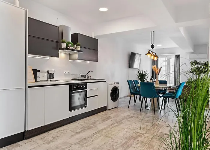 Old Town Hideaway - 5 Min Walk To Palace Of Parliament And Old - Neighborhood * Bucureşti