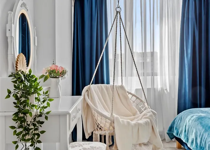 Apartament Old Town Hideaway - 5 Min Walk To Palace Of Parliament And Old - Neighborhood *