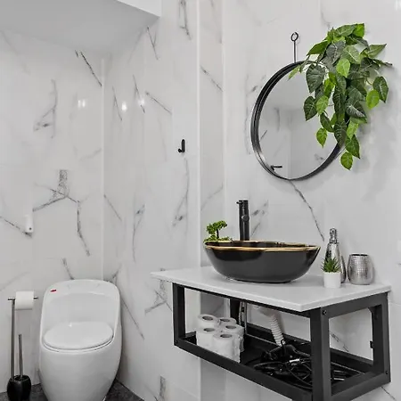 Apartmán Old Town Hideaway - 5 Min Walk To Palace Of Parliament And Old - Neighborhood Bukurešť