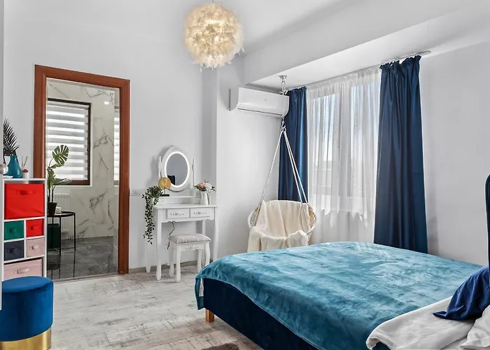 Old Town Hideaway - 5 Min Walk To Palace Of Parliament And Old - Neighborhood Appartement