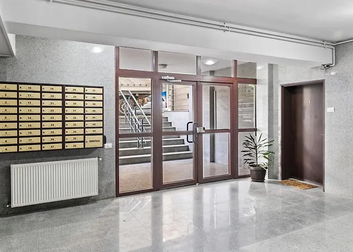 Old Town Hideaway - 5 Min Walk To Palace Of Parliament And Old - Neighborhood Appartement *